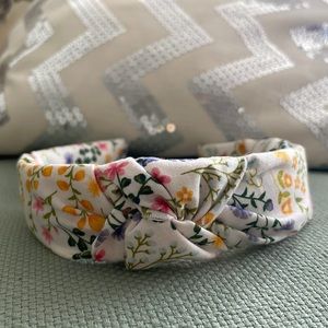 EUC Tiny Tassel Headband